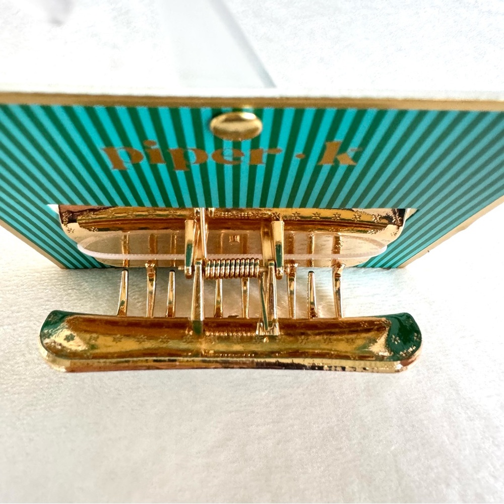 Piper K Blue & Gold Can of Sardines Hair Claw Clip - Picture 6 of 7